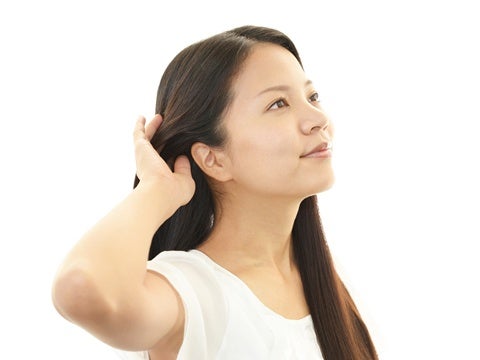 男性がドキっとする女性のしぐさ 髪を耳にかける 魅力とは シティリビングweb 男性がドキっとする女性のしぐさ 髪を耳にかける 魅力とは シティリビングweb