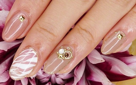 目指せ大人美人 コンサバ女子にオススメ エレガントネイル シティリビングweb 目指せ大人美人 コンサバ女子にオススメ エレガントネイル シティリビングweb