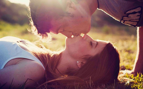 体のどの部分にチューされたことある キスで分かる彼の心理状態 シティリビングweb