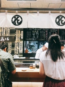 超穴場 すぐに食べれる 立ち食い寿司 根室花まる 銀座 シティリビングweb