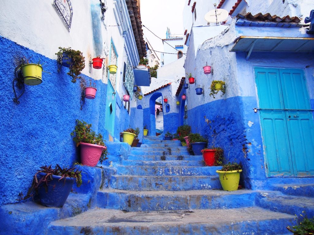 モロッコ旅行 おとぎの国 絶景すぎる青い街シャウエン シティリビングweb