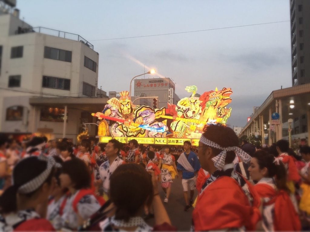 旅行 まるで野外フェス 青森ねぶた祭りでハネトに参加 シティリビングweb