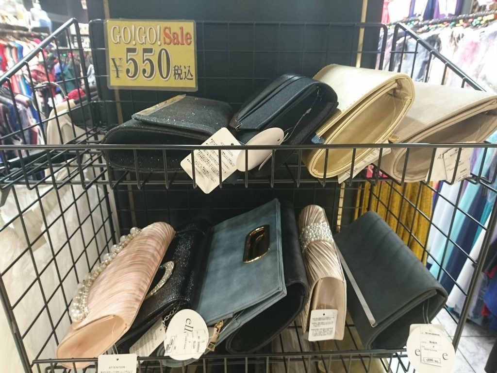 2つ購入でも3000円台！激安GET出来る！銀座9ドレス店【ラクーナ