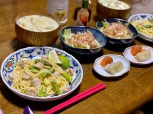 レモンとパルメザンチーズ入りアスパラガスのスープ レシピ