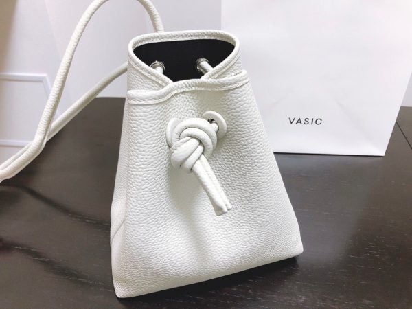美品　VASIC　ヴァジック　シティ　クリア　ショルダーバック　ビニール 美品 VASIC ヴァジック シティ クリア ショルダーバック