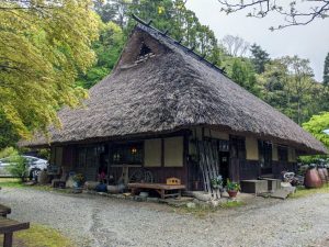 日本昔ばなしみたい！？茅葺き屋根の 心安らぐ古民家カフェ in