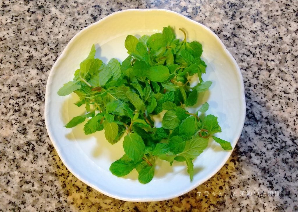 おうちカフェ 目が覚める 粉雪のようなミントの砂糖漬け シティリビングweb