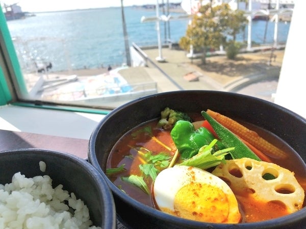 ランチの穴場 大阪南港atc 海を見ながら 野菜たっぷりスープカレー こうき屋 シティリビングweb