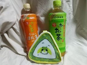数量限定6/6まで！【NEWDAYS】伊藤園のお茶2本でおにぎりポーチ
