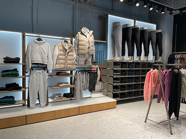 国内初のルーフトップスペースも！「lululemon」青山店オープン