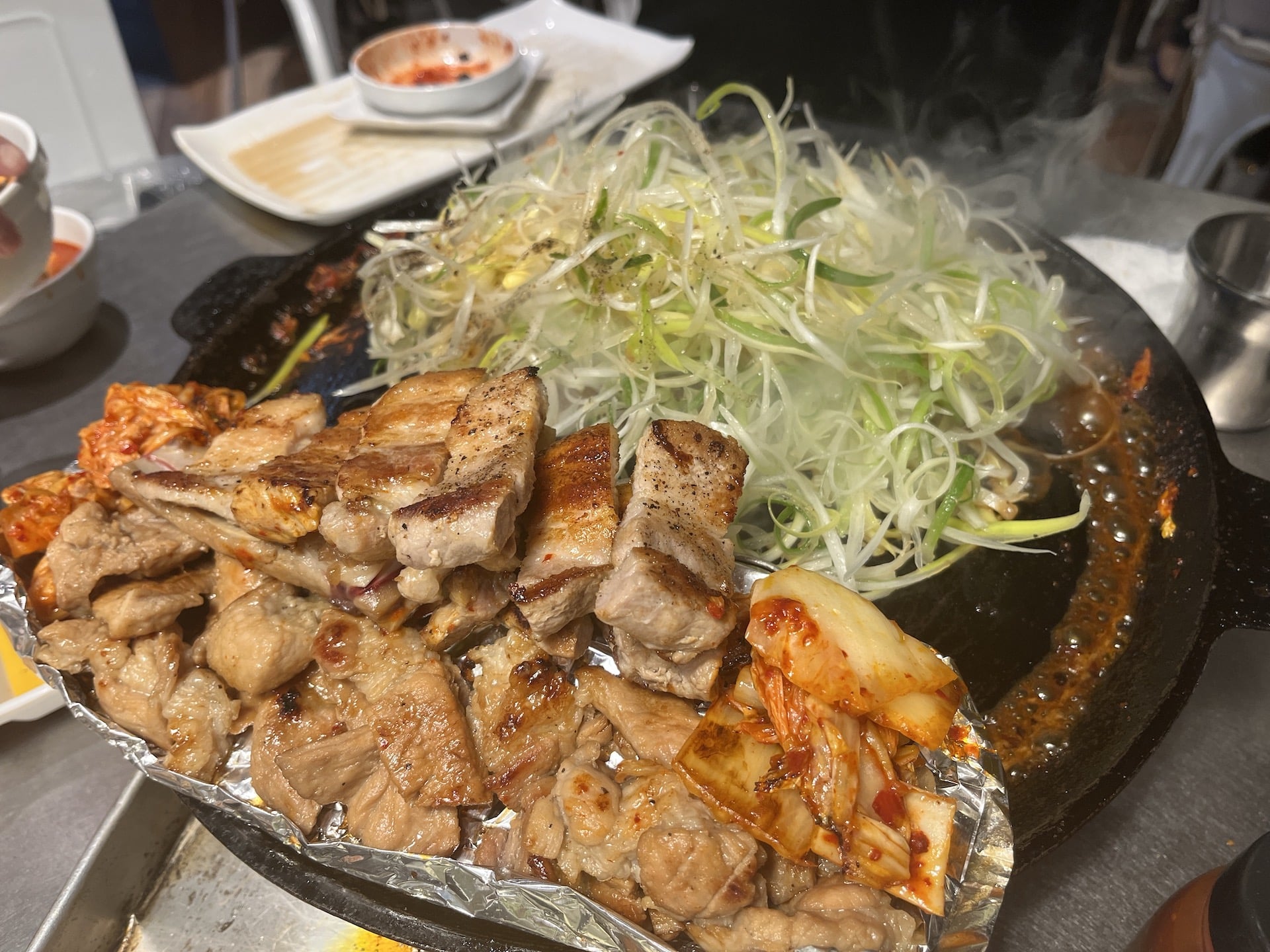 【新大久保】15種類の野菜と食べる韓国焼肉「くるむ」は開店直後にGO!|シティリビングWeb