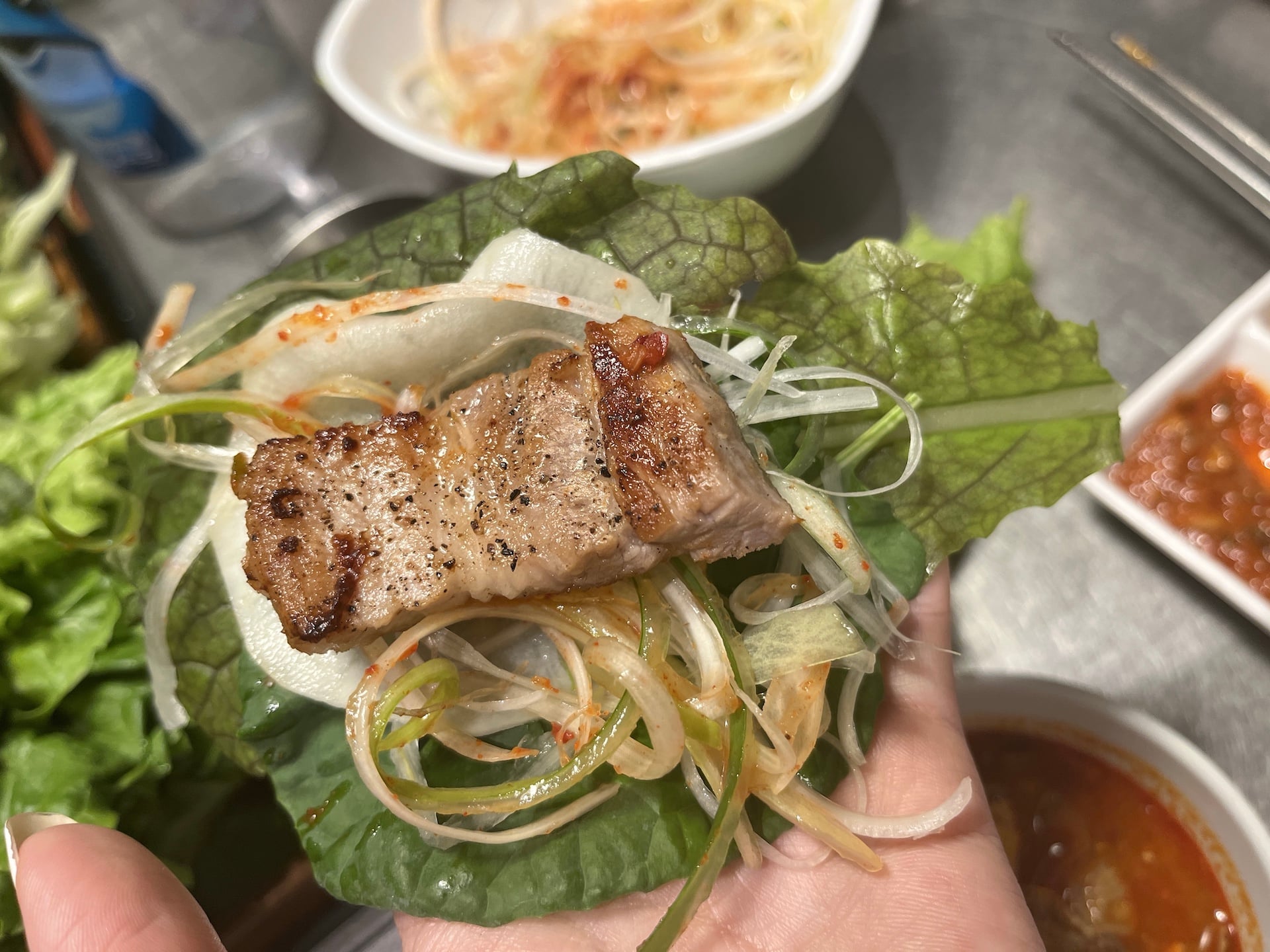 【新大久保】15種類の野菜と食べる韓国焼肉「くるむ」は開店直後にGO!|シティリビングWeb