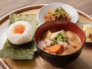 おみそしる 京橋】具だくさんみそ汁や定食が楽しめる「MI SO UP」がツイン21