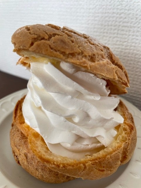 不二家】水曜日限定！窯焼きダブルシュークリームがお得！｜シティ