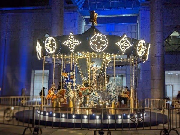 12/25まで【みなとみらい】無料で乗れる！映えるルイ・ヴィトンの