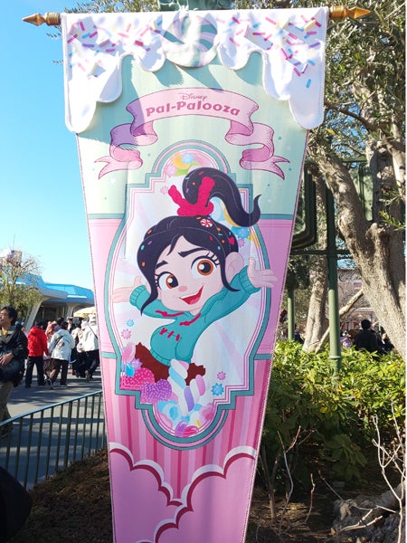 ポップな世界に意外とハマる!?TDLの「ヴァネロペのスウィーツ