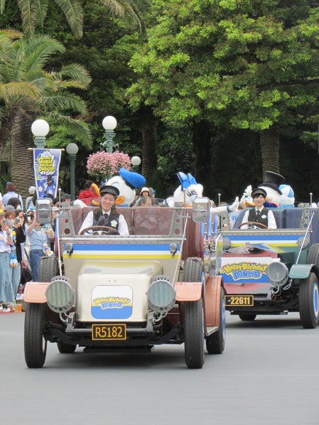 バースデー限定のグリーティングも！ドナルドダックの誕生日を