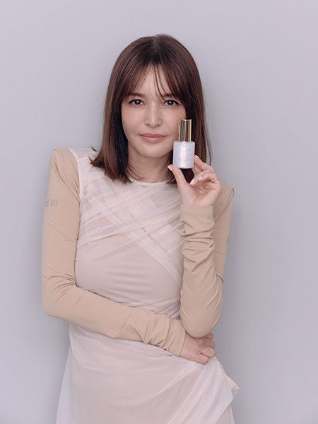 梨花さんが手がける「AKNIR」から、ブランド初のスキンケア