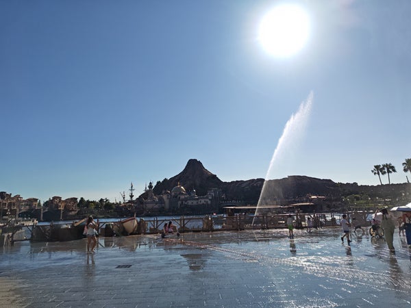 びしょ濡れ必至！東京ディズニーシーの「ドックサイド・スプラッシュ