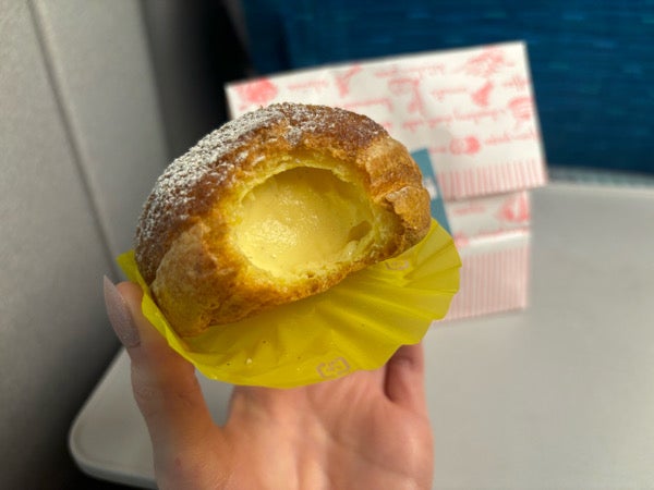 熱海】新感覚！四角いシュークリーム？！お土産・食べ歩きはこれに決定