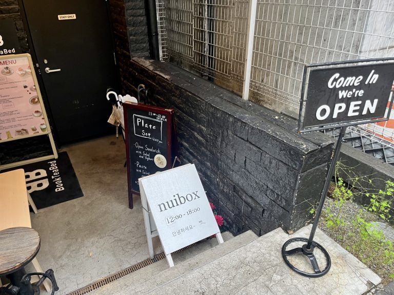 原神 ヌヴィレット ホヨランド 韓国カフェ 照明写真 大阪・梅田】夜カフェもおすすめ！ 2025年10月オープンの韓国カフェ「D