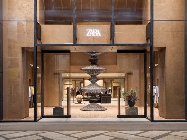 要問い合せ♥️お店やサロンに♥️海外デザイン　クラシック　スクリーン　衝立　多種 心斎橋】ZARA新旗艦店が10/30オープン！日本初登場のカフェを併設