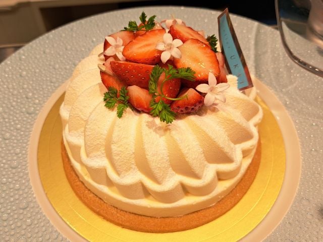 ブライス お洋服 アウトフィット 海外作家製  ムースケーキ 阪急うめだ本店】ふわっふわ！「アトリエうかい」POP UPに新作ムース