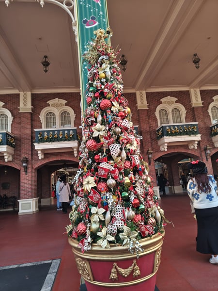 10年ぶりの新パレードに大感激！「ディズニー・クリスマス2025」レポ