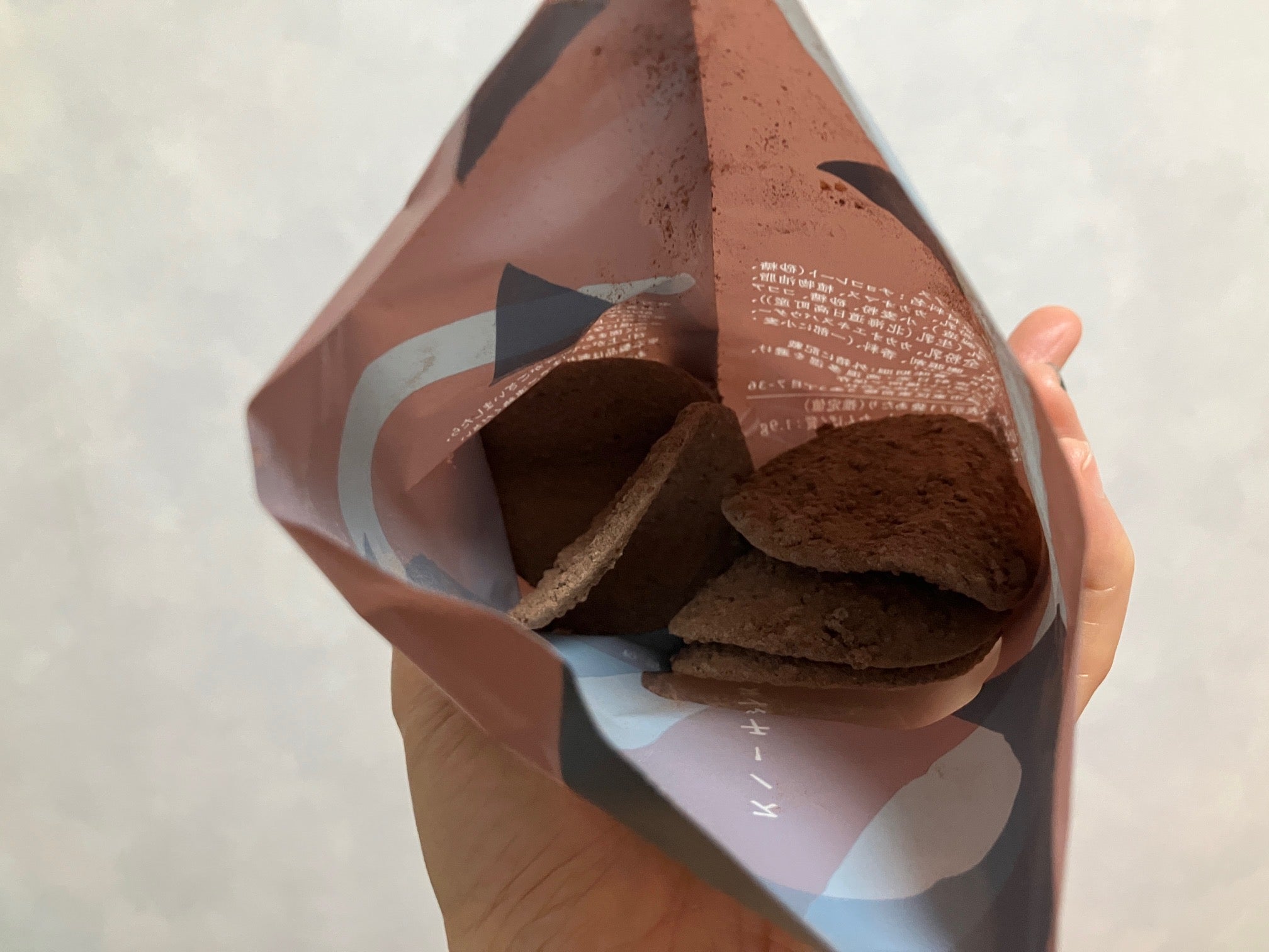 新千歳・一人2箱まで”またもや友達大絶賛！新食感「スノーチップス