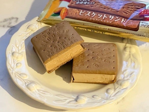 新発売】冬こそ食べたい♡ビスケットサンド〈エクアドルカカオ〉が濃厚