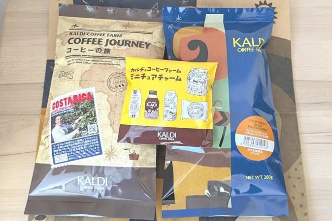カルディ】今だけ非売品のミニチュアチャームがもらえる！春先取りの桜
