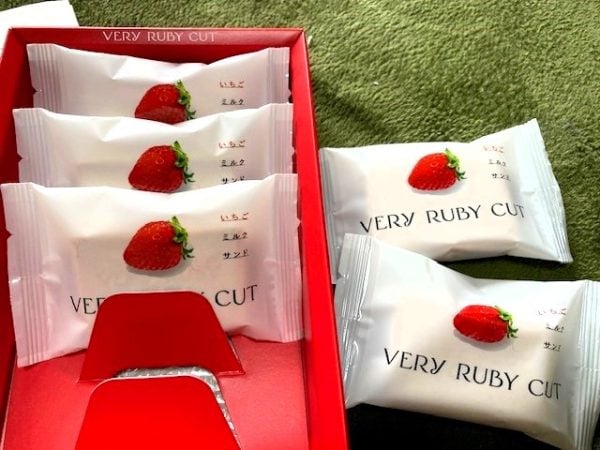 品川】VERY RUBY CUT（ベリールビーカット）の「いちごミルクサンド
