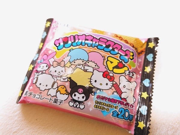 セブンイレブン限定】サンリオキャラクターズのビックリマンチョコ