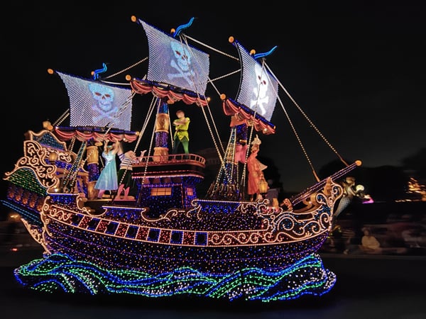 誕生から25年！今こそ見たい「東京ディズニーランド・エレクトリカル