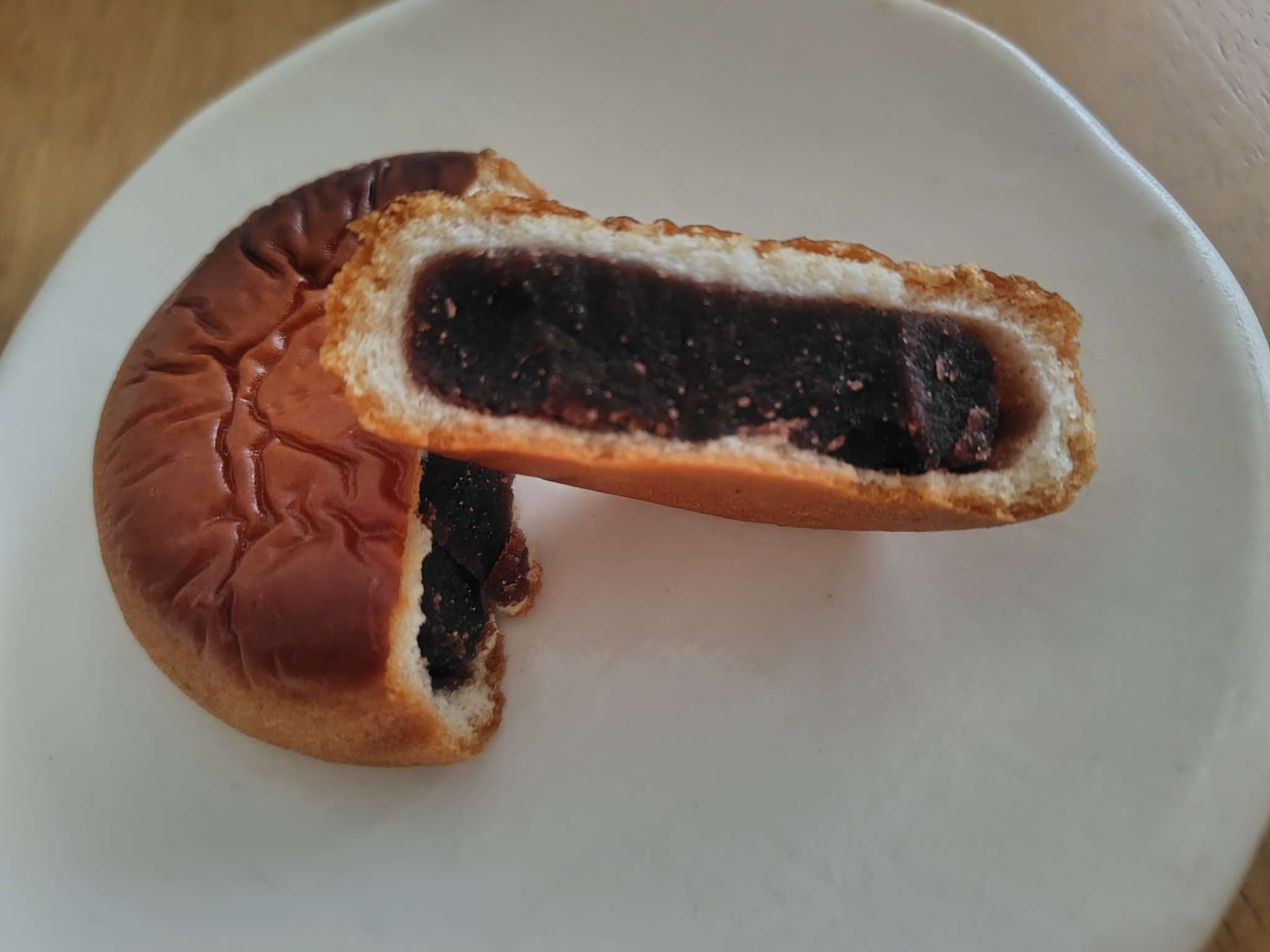 北海道で100年以上愛される『月寒あんぱん』実際に食べてみました