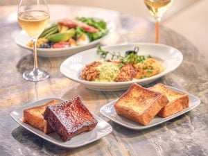 四ツ橋】パリサク食感が自慢の「黄金クレープ」が楽しめる「クレープと
